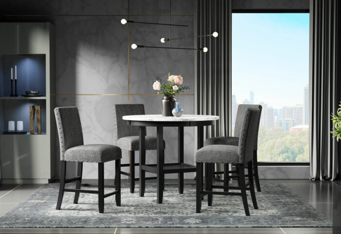 Round pub table w 4 stools
