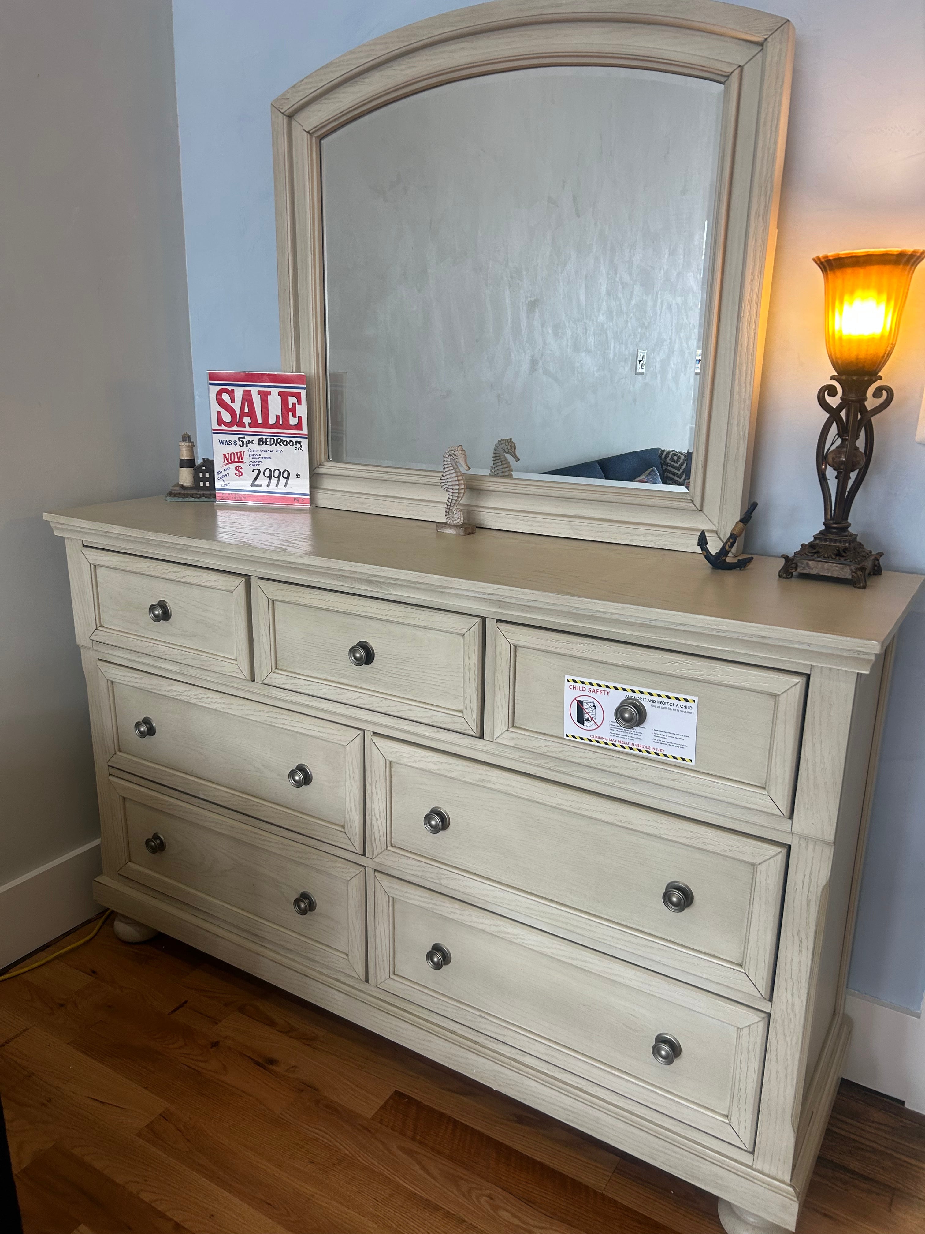 Abigail Bedroom Collection